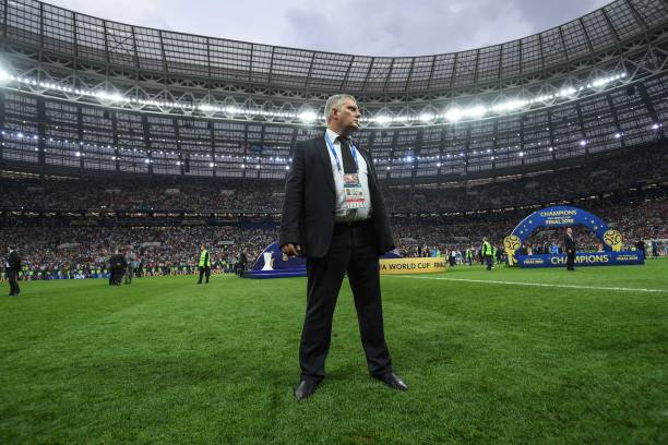 尔帅位岌岌 尔帅位岌岌